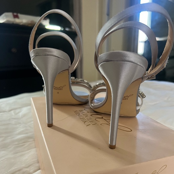 Jewel Badgley Mischka Merida Silver heels - Picture 5 of 7